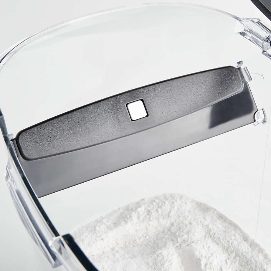 Close view of the integrated flour leveler inside the ProKeeper